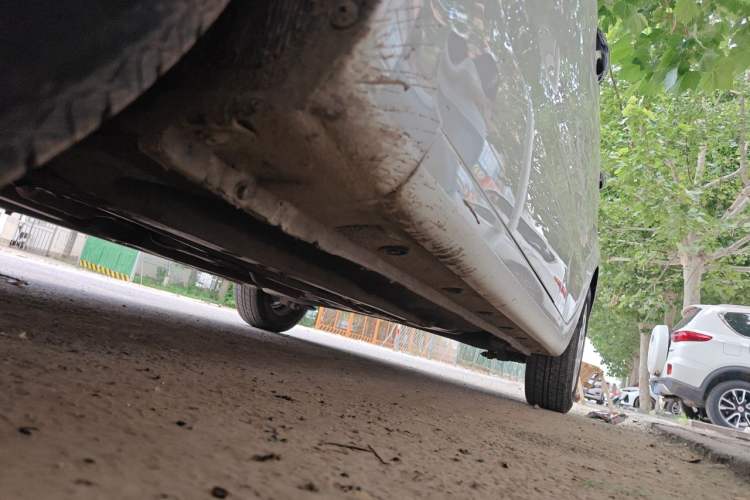 Used Kia K2  Chassis Front Left
