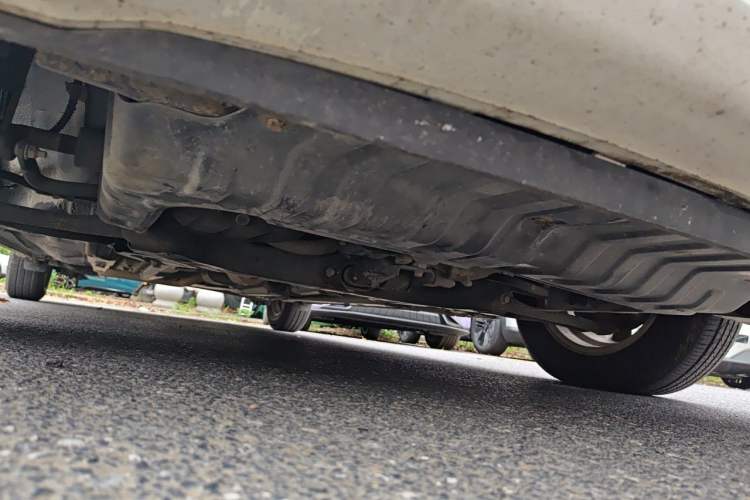 Used Kia K2 2015 Sedan 1.4L MT GLS Chassis Front Right