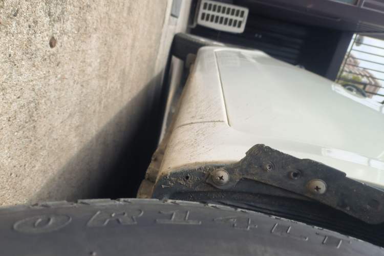 Used Kia K2 2015 Sedan 1.4L MT GLS Chassis Front Right