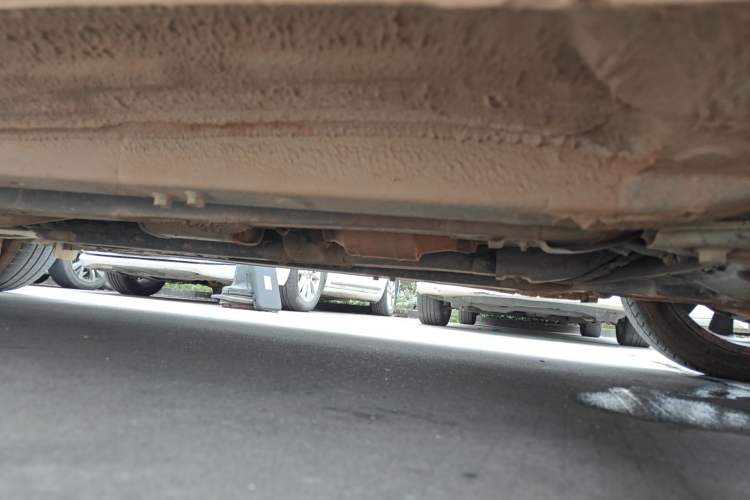Used Kia K2 2015 Hatchback 1.6L AT Premium Chassis Front Right