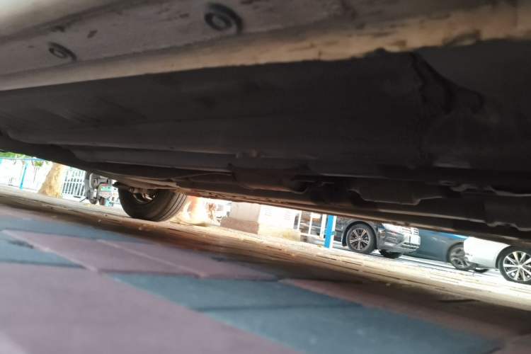 Used Kia K2 2015 Sedan 1.4L Automatic Top-Trim Chassis Front Right