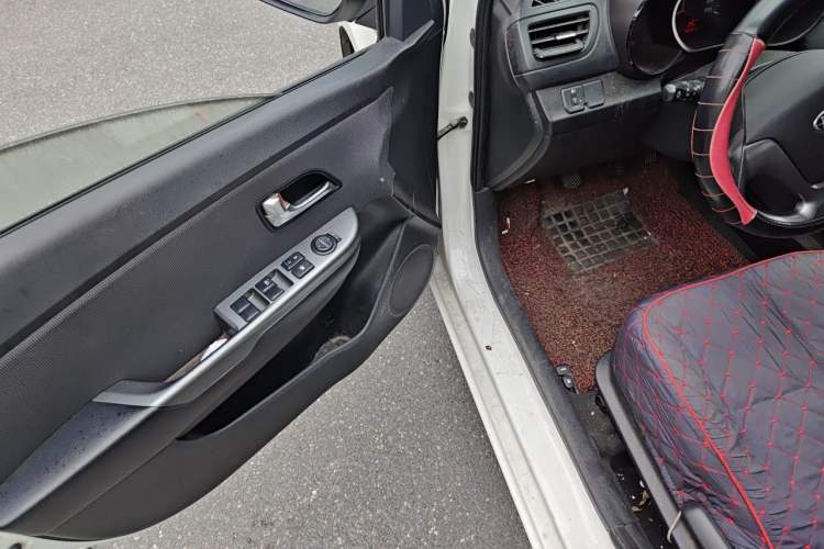 Used Kia K2 2015 Sedan 1.4L MT GLS Driver Seat