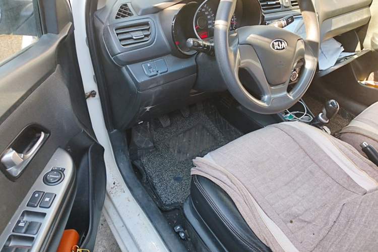 Used Kia K2 2015 Sedan 1.4L MT GLS Driver Seat