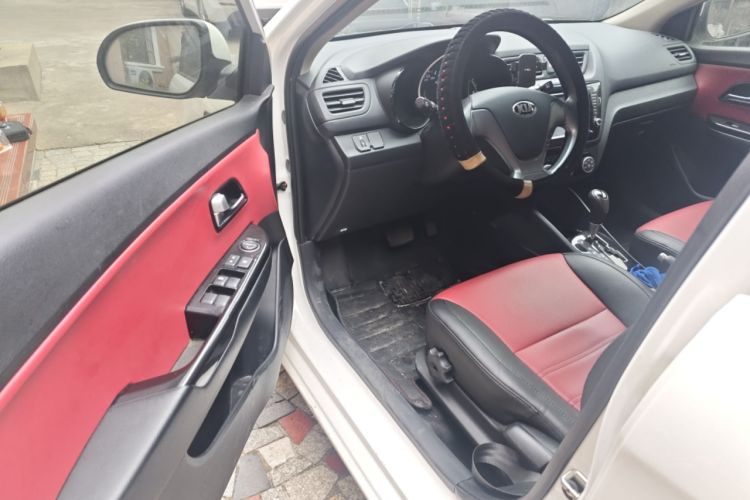 Used Kia K2 2015 Hatchback 1.4L AT GLS Cool Edition Driver Seat