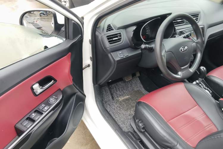 Used Kia K2 2015 Hatchback 1.4L AT GLS Cool Edition Driver Seat