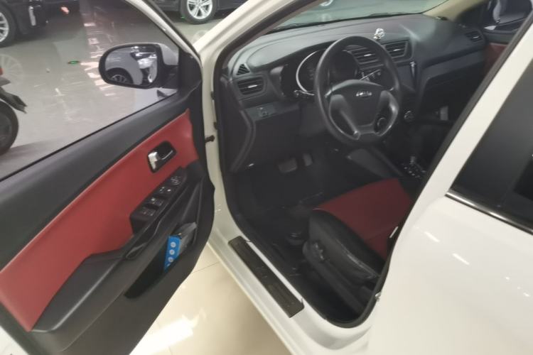 Used Kia K2 2015 Hatchback 1.4L AT GLS Cool Edition Driver Seat