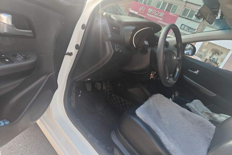 Used Kia K2 2015 Sedan 1.4L MT GLS Driver Seat