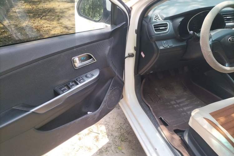Used Kia K2 2015 Sedan 1.4L MT GLS Driver Seat