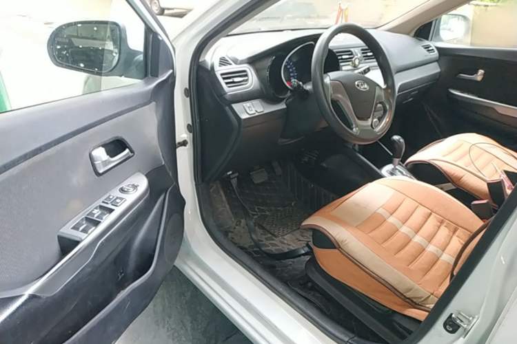 Used Kia K2 2015 Sedan 1.4L Automatic GLS Driver Seat
