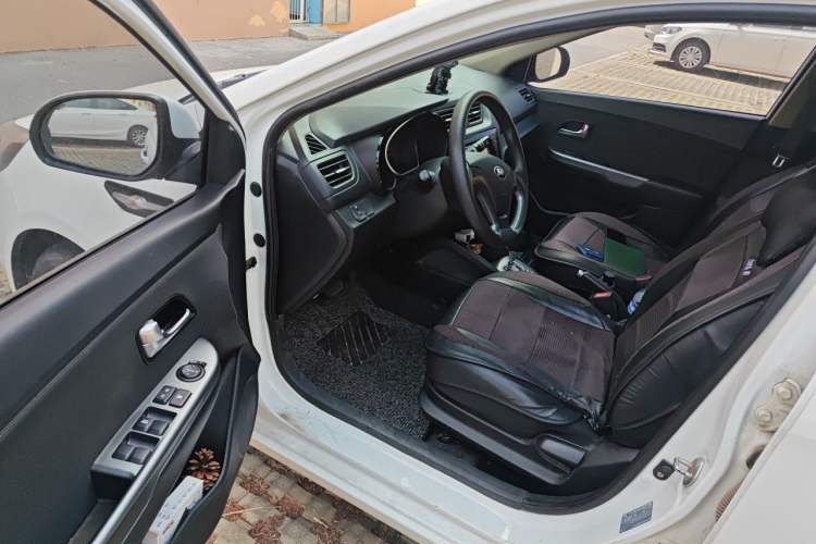 Used Kia K2 2015 Sedan 1.4L Automatic GLS Driver Seat