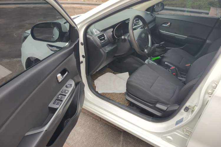 Used Kia K2 2015 Sedan 1.4L Automatic GLS Driver Seat