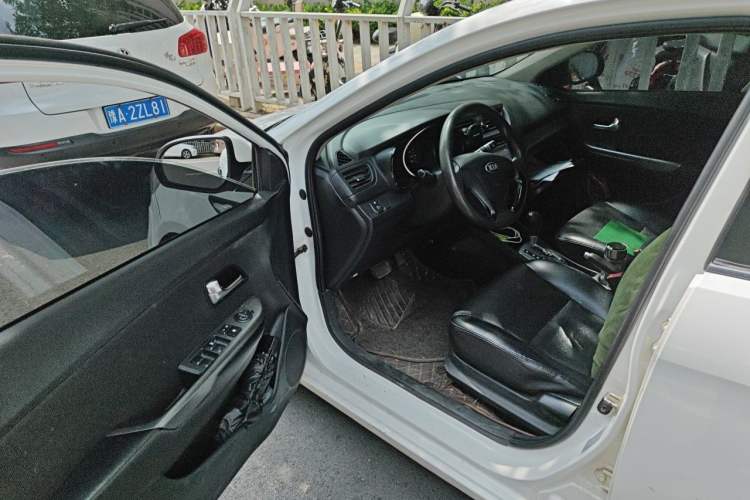 Used Kia K2 2015 Sedan 1.4L Automatic GLS Driver Seat