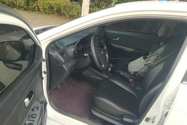 Used Kia K2 2015 Sedan 1.4L MT GLS Driver Seat
