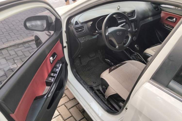 Used Kia K2 2015 Hatchback 1.4L AT GLS Cool Edition Driver Seat