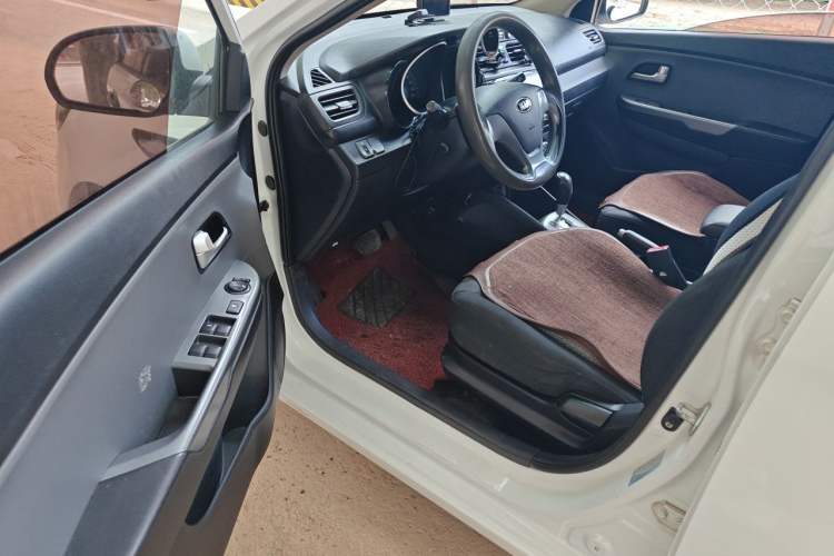 Used Kia K2  Driver Seat