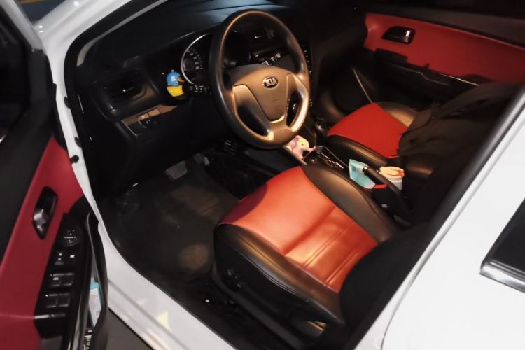 Used Kia K2 2015 Hatchback 1.4L AT GLS Cool Edition Driver Seat