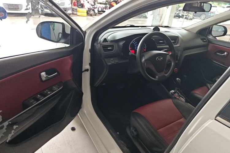 Used Kia K2 2015 Hatchback 1.4L AT GLS Cool Edition Driver Seat