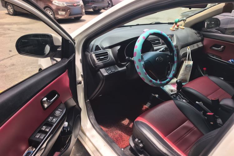 Used Kia K2 2015 Hatchback 1.4L AT GLS Cool Edition Driver Seat
