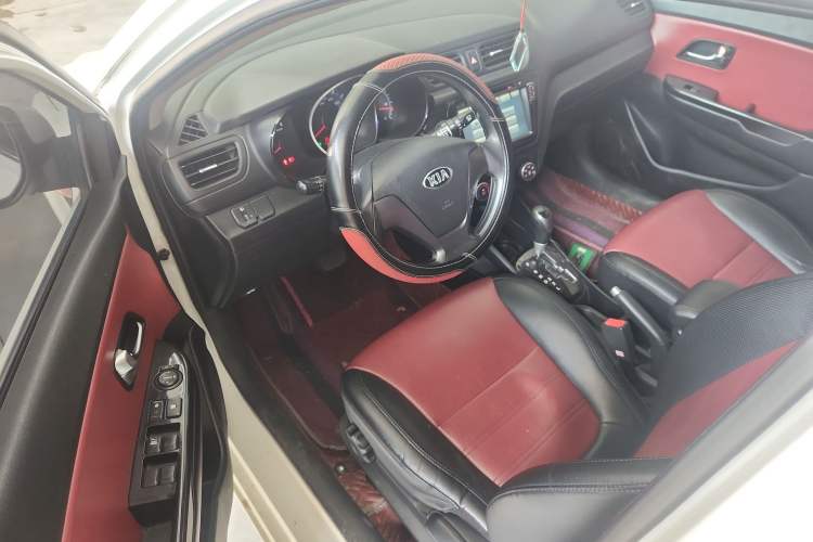 Used Kia K2 2015 Hatchback 1.4L AT GLS Cool Edition Driver Seat