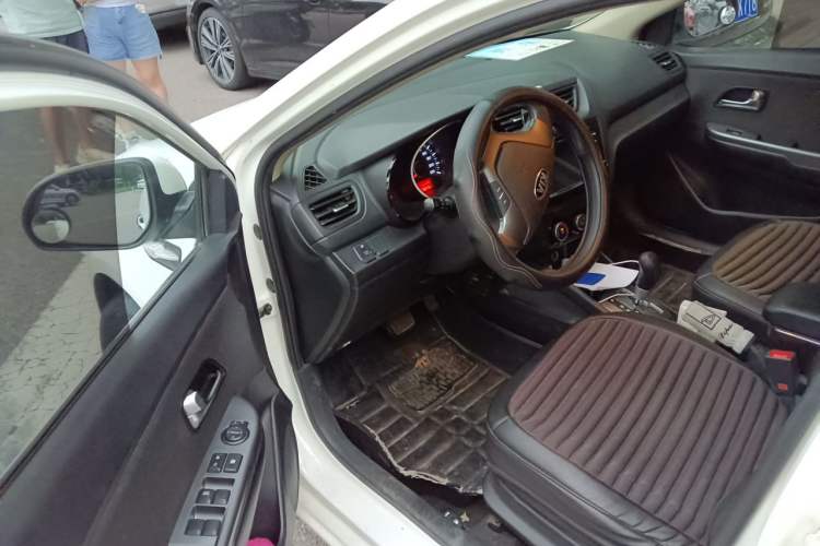 Used Kia K2 2015 Sedan 1.4L Manual Transmission GL Driver Seat
