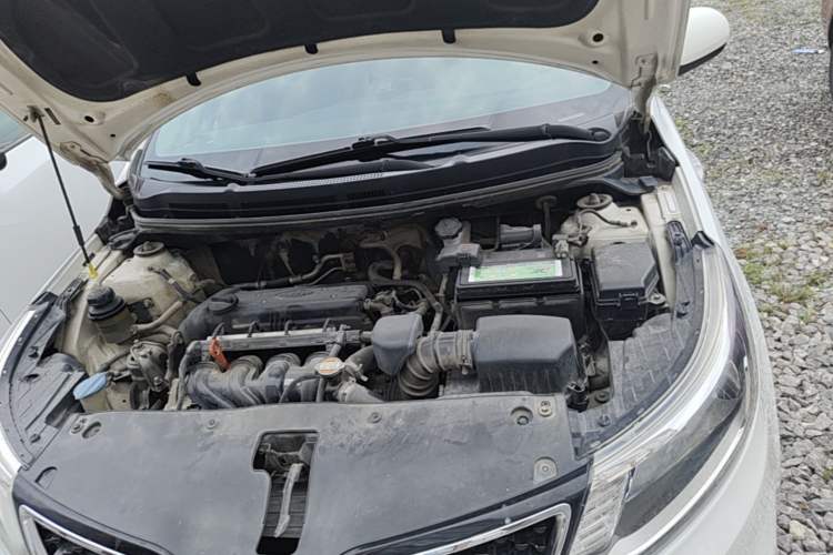 Used Kia K2 2015 Sedan 1.4L MT GLS Engine Bay