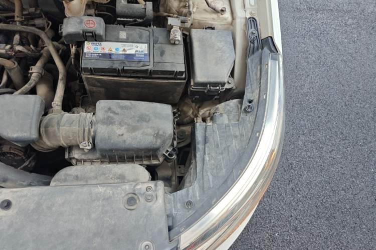 Used Kia K2 2015 Sedan 1.4L MT GLS Engine Bay Left