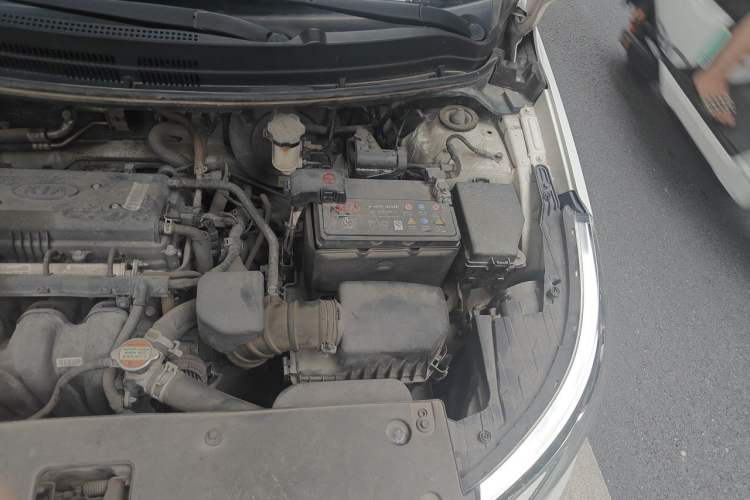 Used Kia K2 2015 Sedan 1.4L MT GLS Engine Bay Left