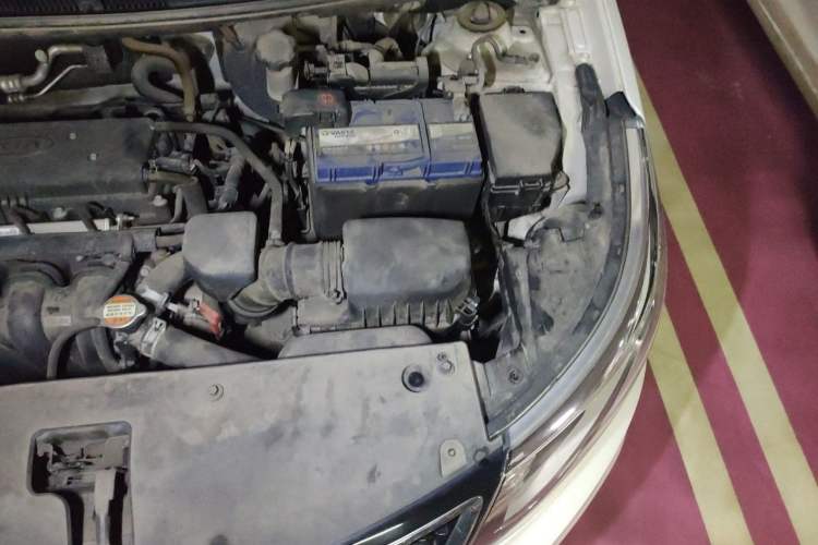 Used Kia K2 2015 Hatchback 1.4L AT GLS Cool Edition Engine Bay Left