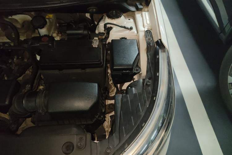 Used Kia K2 2015 Sedan 1.4L MT GLS Engine Bay Left