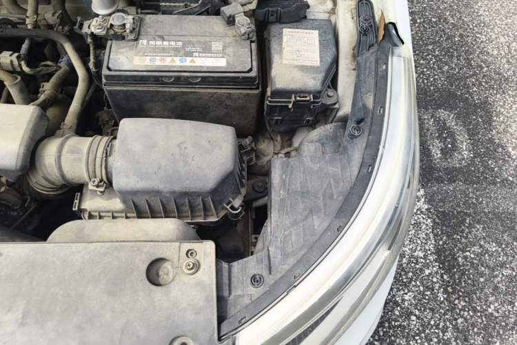 Used Kia K2 2015 Sedan 1.4L MT GLS Engine Bay Left