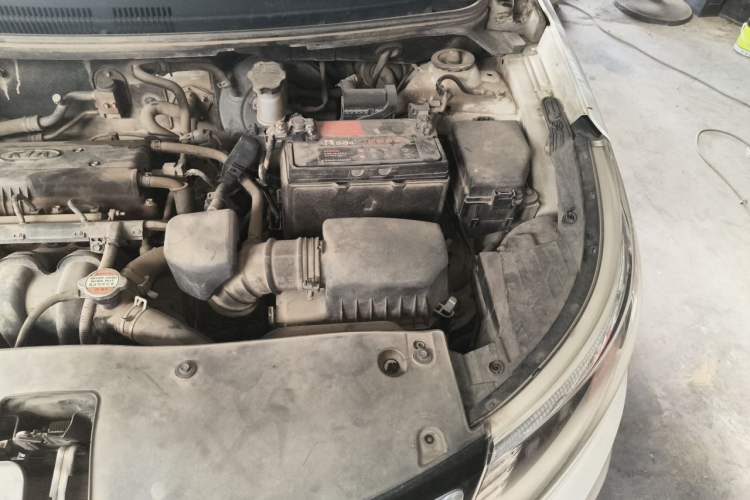Used Kia K2 2015 Sedan 1.4L MT GLS Engine Bay Left