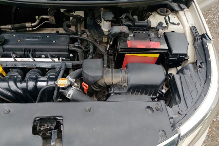Used Kia K2 2015 Hatchback 1.4L AT GLS Cool Edition Engine Bay Left