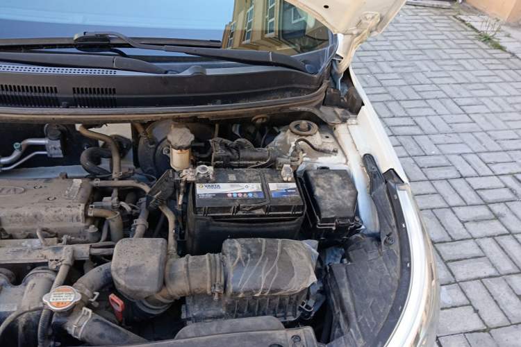 Used Kia K2 2015 Sedan 1.4L Automatic GLS Engine Bay Left