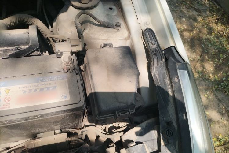 Used Kia K2 2015 Sedan 1.4L MT GLS Engine Bay Left