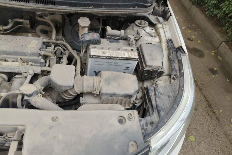 Used Kia K2 2015 Sedan 1.4L MT GLS Engine Bay Left