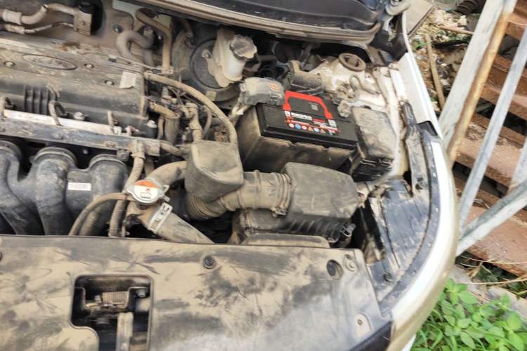 Used Kia K2 2015 Sedan 1.4L MT GLS Engine Bay Left