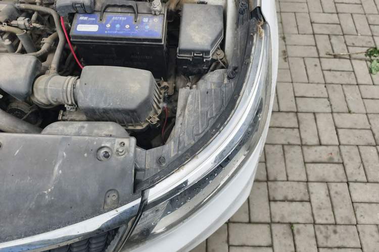 Used Kia K2 2015 Sedan 1.4L MT GLS Engine Bay Left
