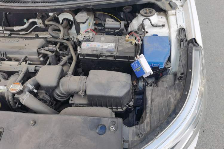 Used Kia K2 2015 Sedan 1.4L MT GLS Engine Bay Left