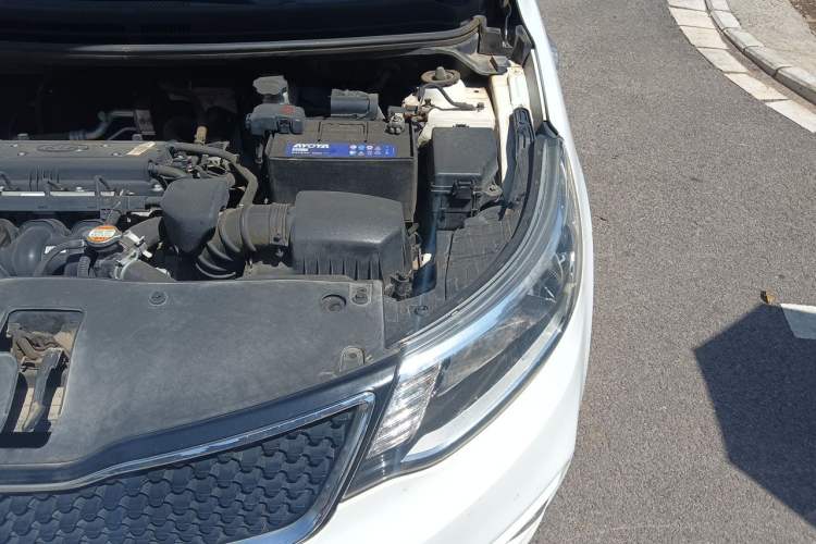 Used Kia K2 2015 Sedan 1.4L MT GLS Engine Bay Left
