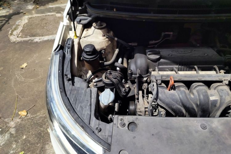 Used Kia K2 2015 Sedan 1.4L Automatic GLS Engine Bay Right