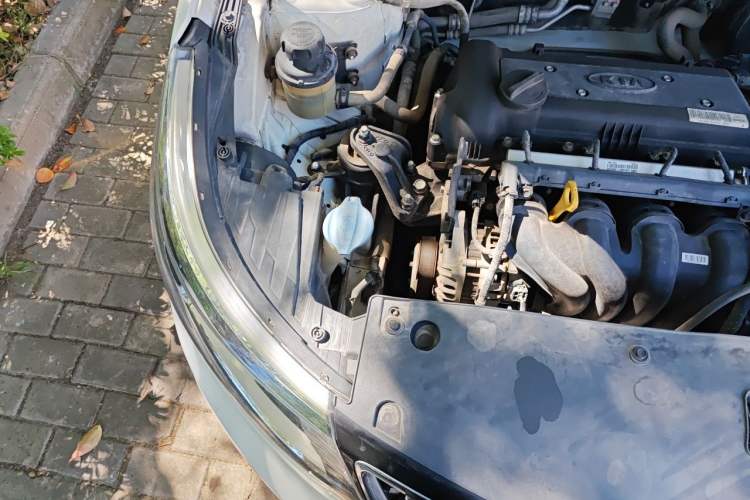 Used Kia K2 2015 Sedan 1.4L MT GLS Engine Bay Right