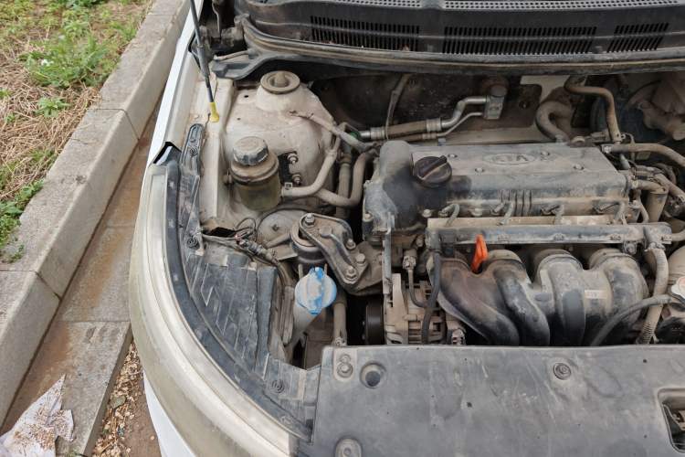 Used Kia K2 2015 Sedan 1.4L MT GLS Engine Bay Right