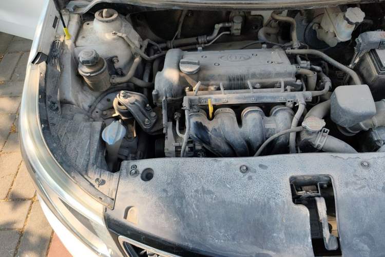 Used Kia K2 2015 Sedan 1.4L MT GLS Engine Bay Right