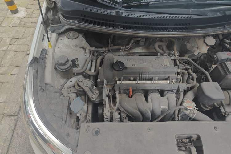 Used Kia K2 2015 Sedan 1.4L MT GLS Engine Bay Right