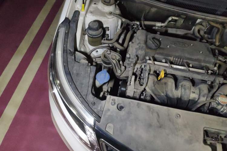 Used Kia K2 2015 Hatchback 1.4L AT GLS Cool Edition Engine Bay Right