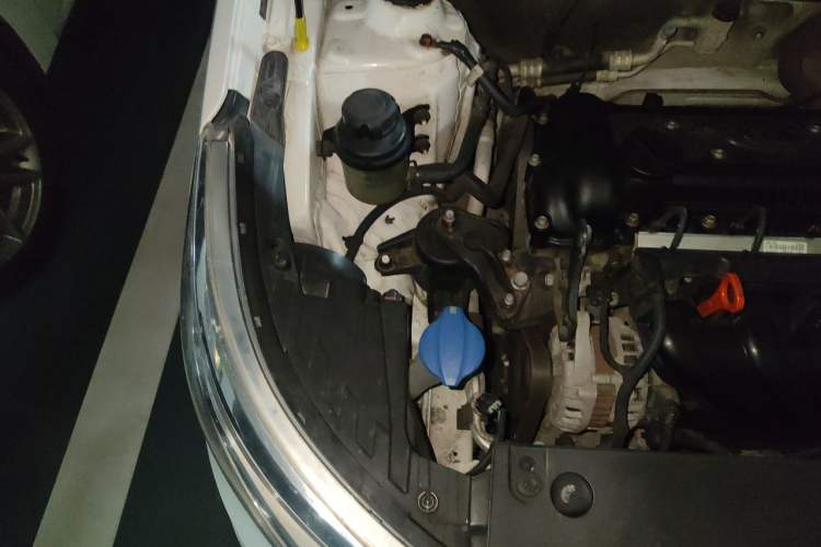 Used Kia K2 2015 Sedan 1.4L MT GLS Engine Bay Right