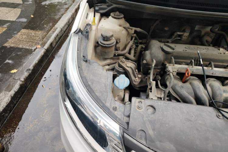 Used Kia K2 2015 Sedan 1.4L MT GLS Engine Bay Right