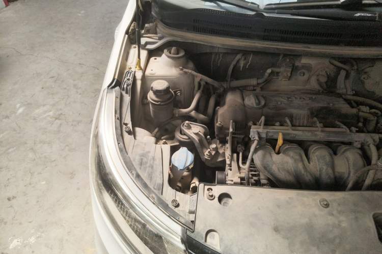 Used Kia K2 2015 Sedan 1.4L MT GLS Engine Bay Right