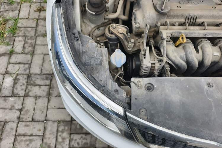 Used Kia K2 2015 Sedan 1.4L MT GLS Engine Bay Right