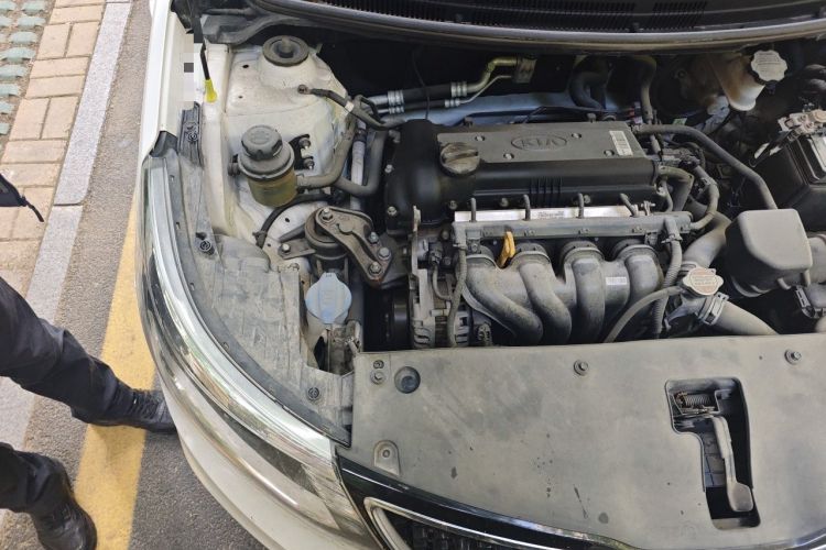 Used Kia K2 2015 Sedan 1.4L MT GLS Engine Bay Right